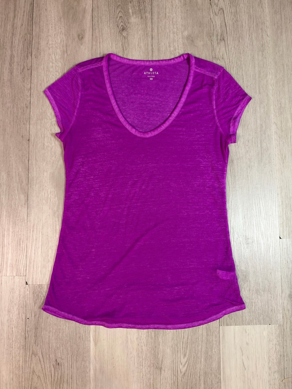 Athleta Womens Purple Scoop Neck Lightweight Cap Sleeve Burnout Tee Shirt XS.